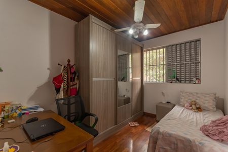 Casa à venda com 363m², 8 quartos e 4 vagas Casa à venda com 363m², 8 quartos e 4 vagasQuarto 3