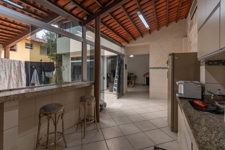 Casa à venda com 363m², 8 quartos e 4 vagas Casa à venda com 363m², 8 quartos e 4 vagasEspaço Gourmet