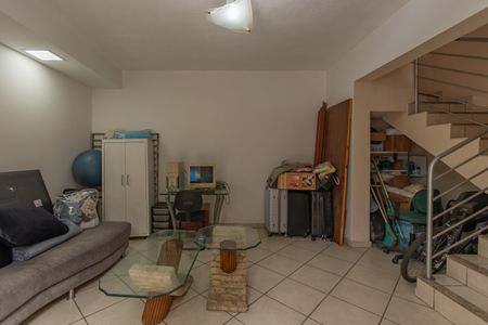 Casa à venda com 363m², 8 quartos e 4 vagas Casa à venda com 363m², 8 quartos e 4 vagasSala 2