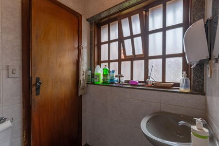 Casa à venda com 363m², 8 quartos e 4 vagas Casa à venda com 363m², 8 quartos e 4 vagasLavabo