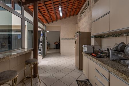 Casa à venda com 363m², 8 quartos e 4 vagas Casa à venda com 363m², 8 quartos e 4 vagasEspaço Gourmet