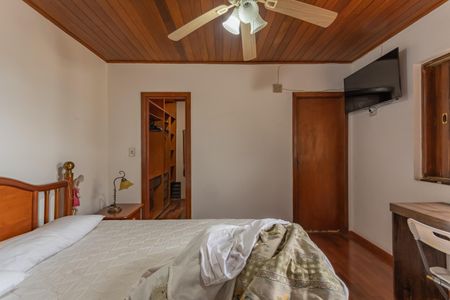 Casa à venda com 363m², 8 quartos e 4 vagas Casa à venda com 363m², 8 quartos e 4 vagasSuíte