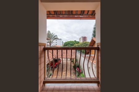 Casa à venda com 363m², 8 quartos e 4 vagas Casa à venda com 363m², 8 quartos e 4 vagasVaranda