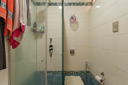 Casa à venda com 363m², 8 quartos e 4 vagas Casa à venda com 363m², 8 quartos e 4 vagasBanheiro Social 2