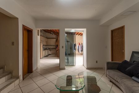 Casa à venda com 363m², 8 quartos e 4 vagas Casa à venda com 363m², 8 quartos e 4 vagasSala 2