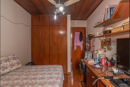 Casa à venda com 363m², 8 quartos e 4 vagas Casa à venda com 363m², 8 quartos e 4 vagasQuarto 2