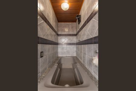 Casa à venda com 363m², 8 quartos e 4 vagas Casa à venda com 363m², 8 quartos e 4 vagasBanheiro Suíte