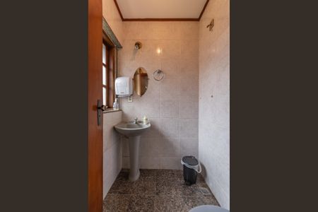 Casa à venda com 363m², 8 quartos e 4 vagas Casa à venda com 363m², 8 quartos e 4 vagasLavabo