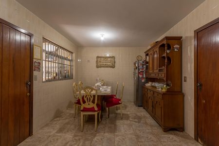 Casa à venda com 363m², 8 quartos e 4 vagas Casa à venda com 363m², 8 quartos e 4 vagasCozinha