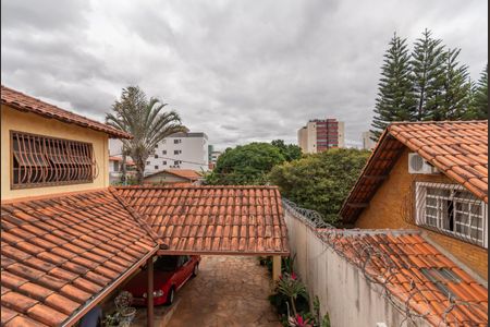 Casa à venda com 363m², 8 quartos e 4 vagas Casa à venda com 363m², 8 quartos e 4 vagasVaranda