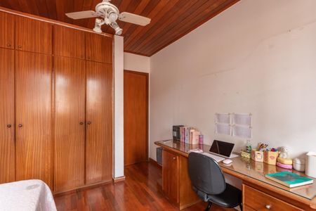 Casa à venda com 363m², 8 quartos e 4 vagas Casa à venda com 363m², 8 quartos e 4 vagasQuarto 1