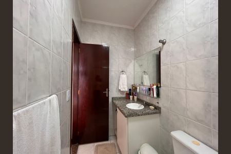 Casa à venda com 105m², 3 quartos e 2 vagasBanheiro da Suíte