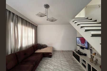 Casa à venda com 105m², 3 quartos e 2 vagasSala