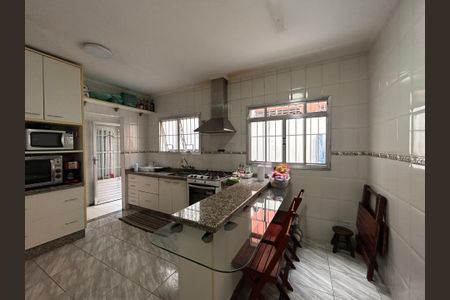 Casa à venda com 105m², 3 quartos e 2 vagasCozinha