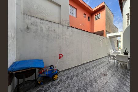 Casa à venda com 105m², 3 quartos e 2 vagasQuintal
