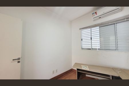 Casa de condomínio à venda com 150m², 3 quartos e 2 vagasSuite 3