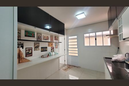 Casa de condomínio à venda com 150m², 3 quartos e 2 vagasCozinha