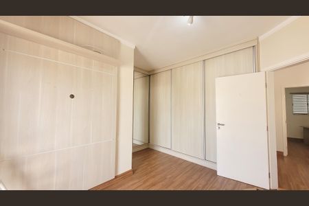 Casa de condomínio à venda com 150m², 3 quartos e 2 vagasSuite 1