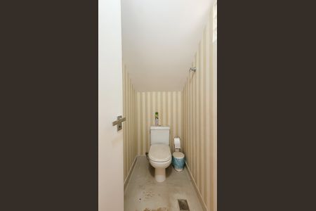 Casa de condomínio à venda com 150m², 3 quartos e 2 vagasLavabo