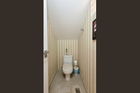 Casa de condomínio à venda com 150m², 3 quartos e 2 vagasLavabo