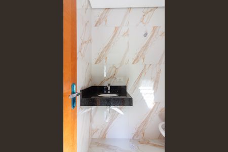 Casa à venda com 90m², 2 quartos e 3 vagasBanheiro da Suíte 2