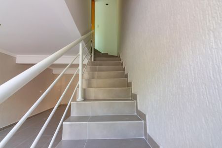 Casa à venda com 90m², 2 quartos e 3 vagasEscada