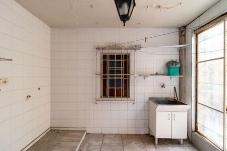 Casa à venda com 300m², 4 quartos e 3 vagas Casa à venda com 300m², 4 quartos e 3 vagasÁrea de Serviço 2