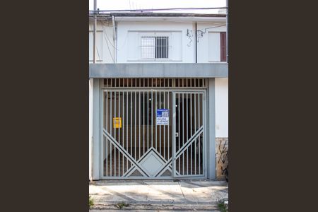 Casa à venda com 110m², 2 quartos e 1 vaga Casa à venda com 110m², 2 quartos e 1 vagaFachada