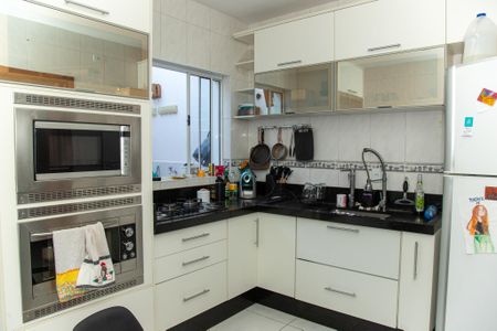 Casa à venda com 110m², 2 quartos e 1 vaga Casa à venda com 110m², 2 quartos e 1 vagaCozinha