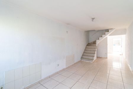 Casa à venda com 100m², 2 quartos e 1 vaga Casa à venda com 100m², 2 quartos e 1 vagaSala