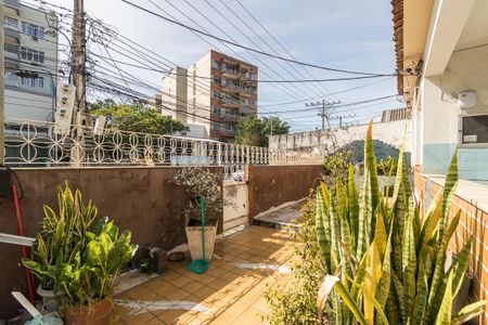 Casa à venda com 225m², 6 quartos e 4 vagasÁrea Externa