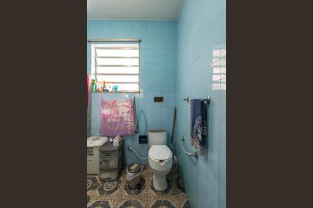 Casa à venda com 225m², 6 quartos e 4 vagasCasa 1 - Banheiro