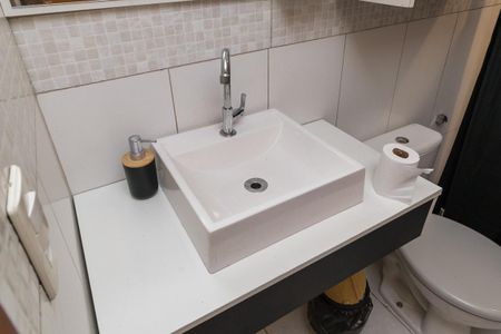 Casa à venda com 225m², 6 quartos e 4 vagasCasa 2 - Banheiro 2