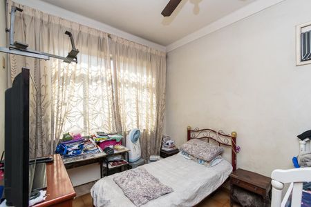 Casa à venda com 225m², 6 quartos e 4 vagasCasa 1 - Quarto 1