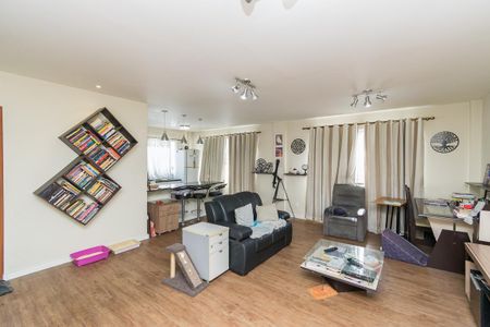 Casa à venda com 225m², 6 quartos e 4 vagasCasa 2 - Sala