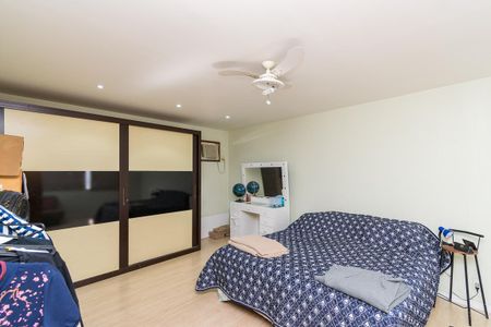 Casa à venda com 225m², 6 quartos e 4 vagasCasa 2 - Quarto 3