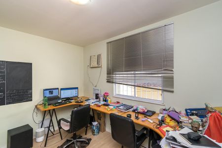 Casa à venda com 225m², 6 quartos e 4 vagasCasa 2 - Quarto 1