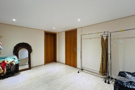 Casa à venda com 425m², 3 quartos e 3 vagasSuíte