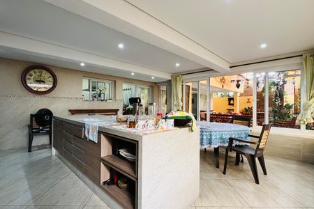 Casa à venda com 425m², 3 quartos e 3 vagasCozinha