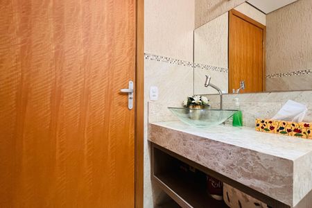 Casa à venda com 425m², 3 quartos e 3 vagasBanheiro 1