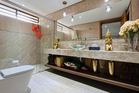 Casa à venda com 425m², 3 quartos e 3 vagasBanheiro da Suíte