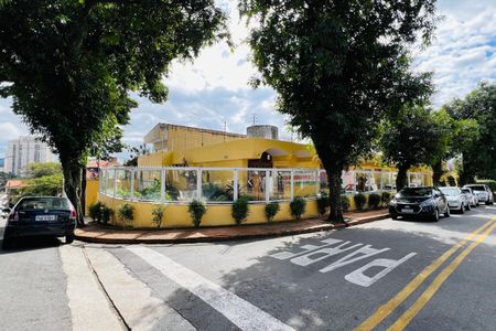 Casa à venda com 425m², 3 quartos e 3 vagasFachada