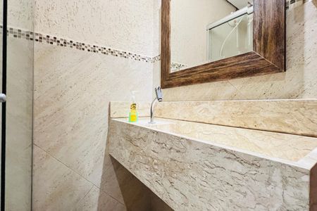 Casa à venda com 425m², 3 quartos e 3 vagasBanheiro 2