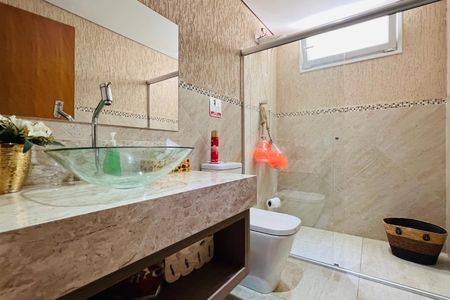 Casa à venda com 425m², 3 quartos e 3 vagasBanheiro 1