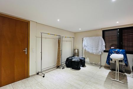 Casa à venda com 425m², 3 quartos e 3 vagasSuíte