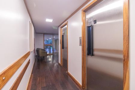 Apartamento à venda com 115m², 3 quartos e 1 vagaElevadores