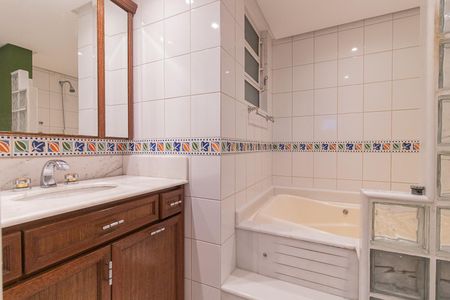 Apartamento à venda com 115m², 3 quartos e 1 vagaBanheiro da Suíte