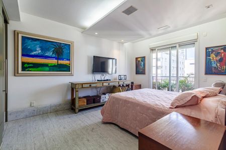 Apartamento à venda com 310m², 4 quartos e 5 vagasSuíte 1