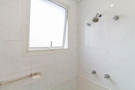 Apartamento à venda com 310m², 4 quartos e 5 vagasBanheiro da Suíte 2