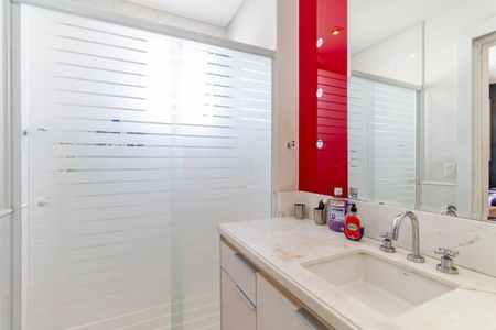 Apartamento à venda com 310m², 4 quartos e 5 vagasBanheiro da Suíte 3